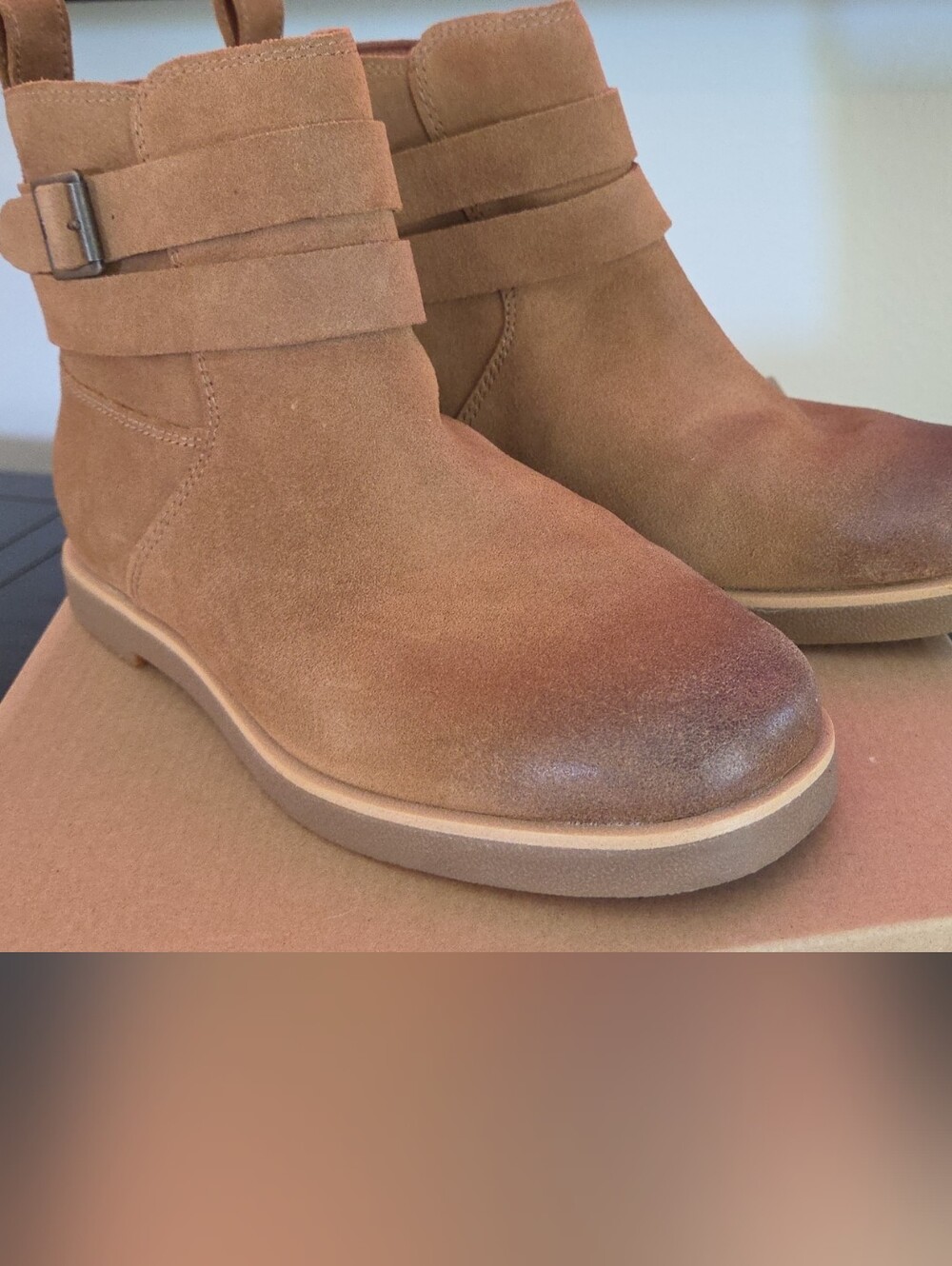 Women's Suede Ankle Boots in Tan-UGG- Size 8- Like New